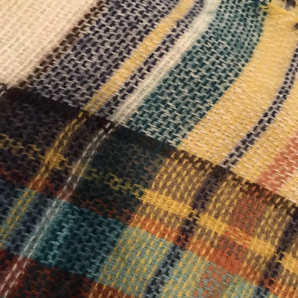 Steve Madden Oversized Large Plaid Blanket Scarf - Picture 2 of 7